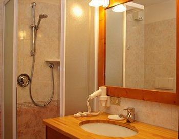Residence Marisol Camere & Appartamenti - Mezzana Centre Ngoại thất bức ảnh