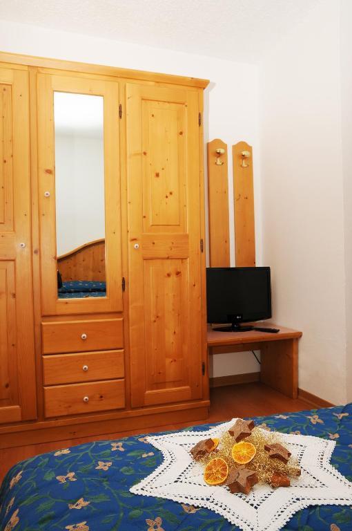 Residence Marisol Camere & Appartamenti - Mezzana Centre Phòng bức ảnh