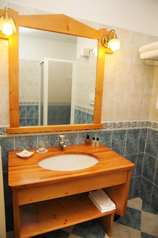 Residence Marisol Camere & Appartamenti - Mezzana Centre Phòng bức ảnh