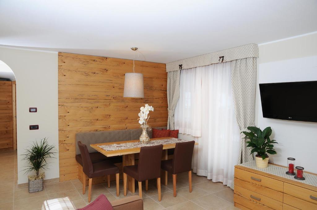 Residence Marisol Camere & Appartamenti - Mezzana Centre Phòng bức ảnh